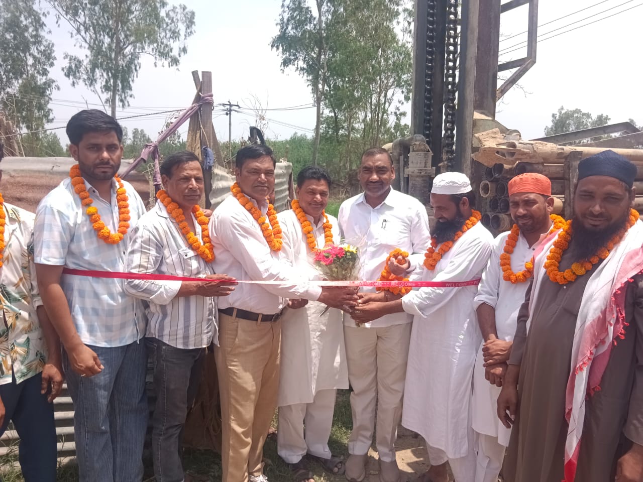 वार्ड नंबर 1 के जमाई खेड़ा में वर्षों पुरानी पानी की समस्या का समाधान — सलीम प्रधान और सभासद अमजद अली ने किया नल योजना का शुभारंभ